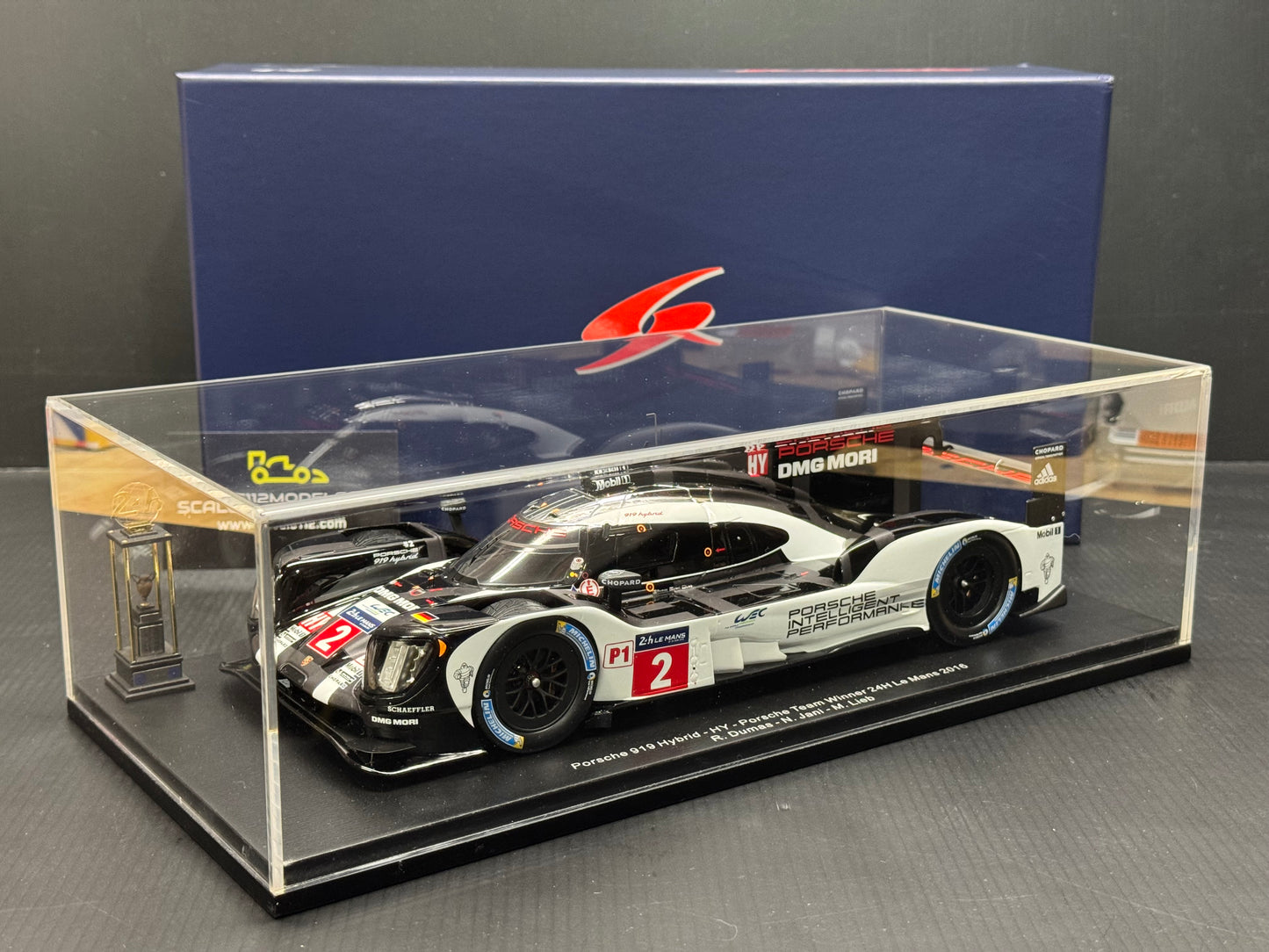 Porsche 919 Hybrid #2 Winner Le Mans 2016 Dumas Jani w/ Display Case 1/18 Spark