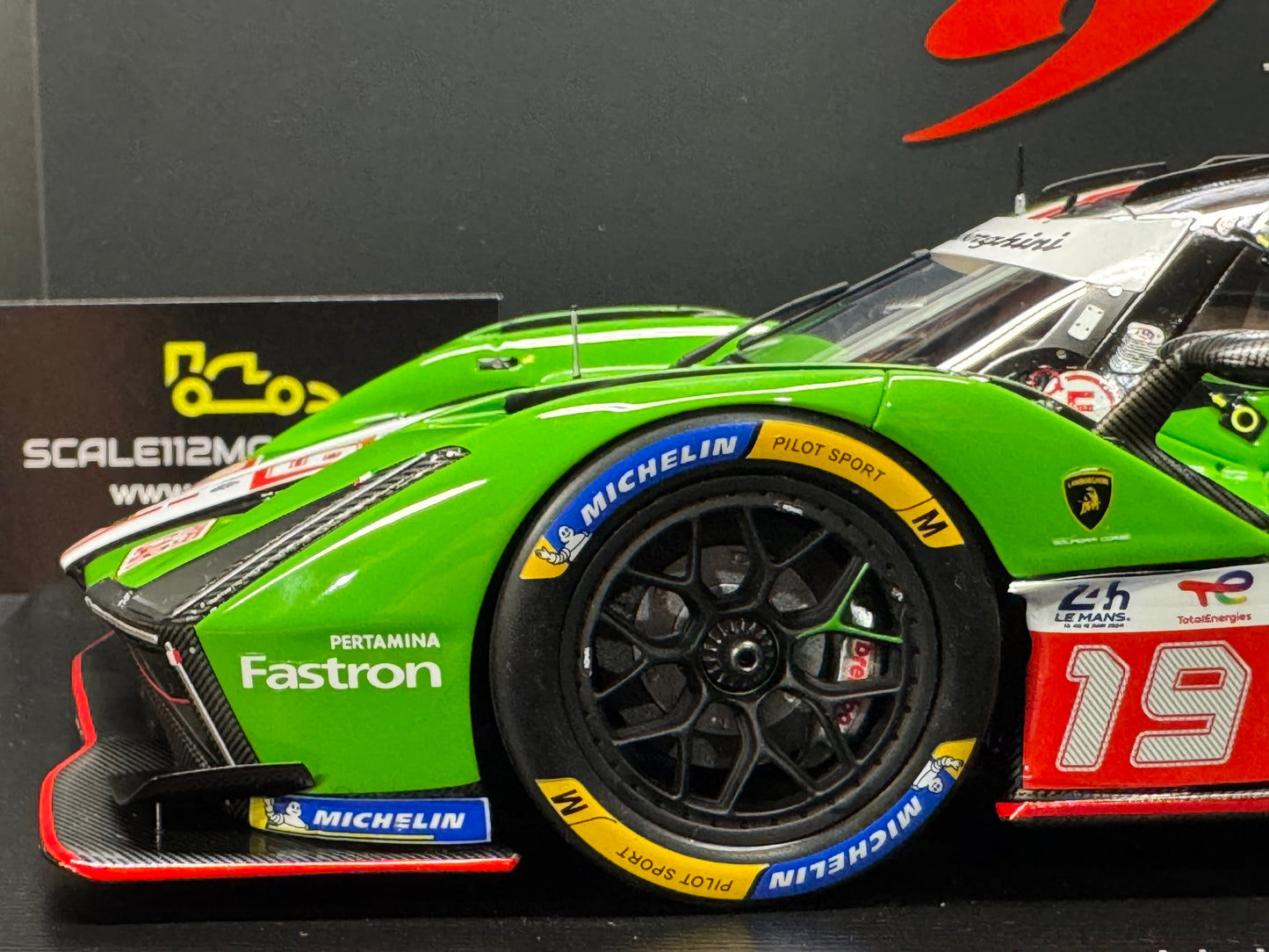LAMBORGHINI SC63 3.8L V8 TURBO 24h LE MANS 2024 #19 1/18 Scale Model Spark 18S647