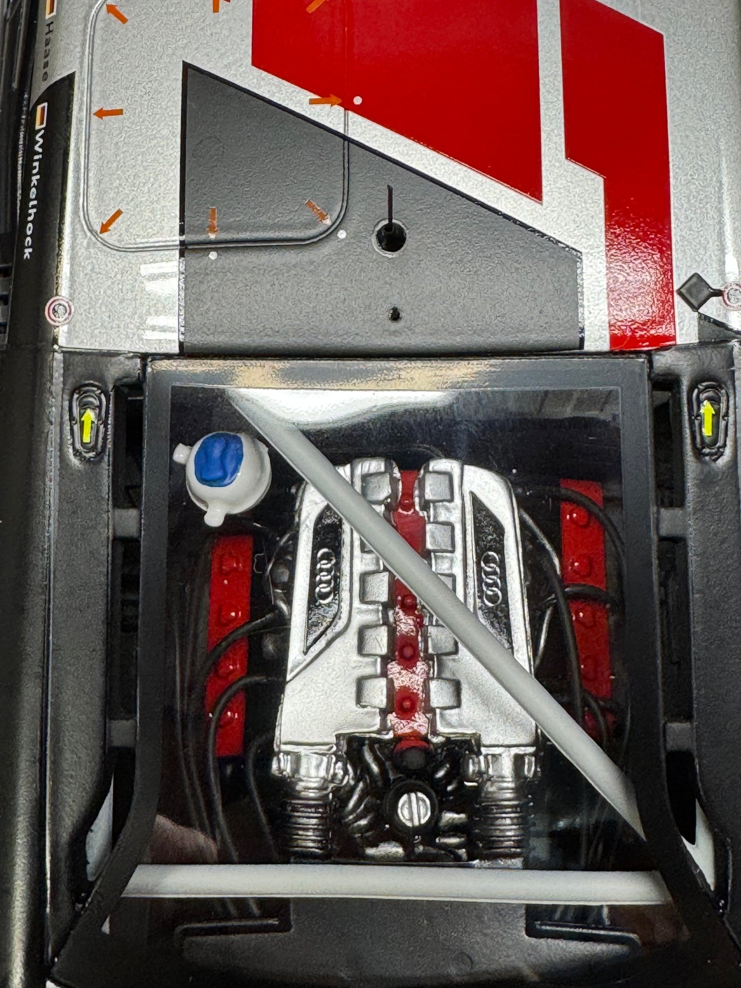 Audi R8 LMS GT3 Team Audi Sport 2017 Spa Winner Model Car 1/18 Scale Spark