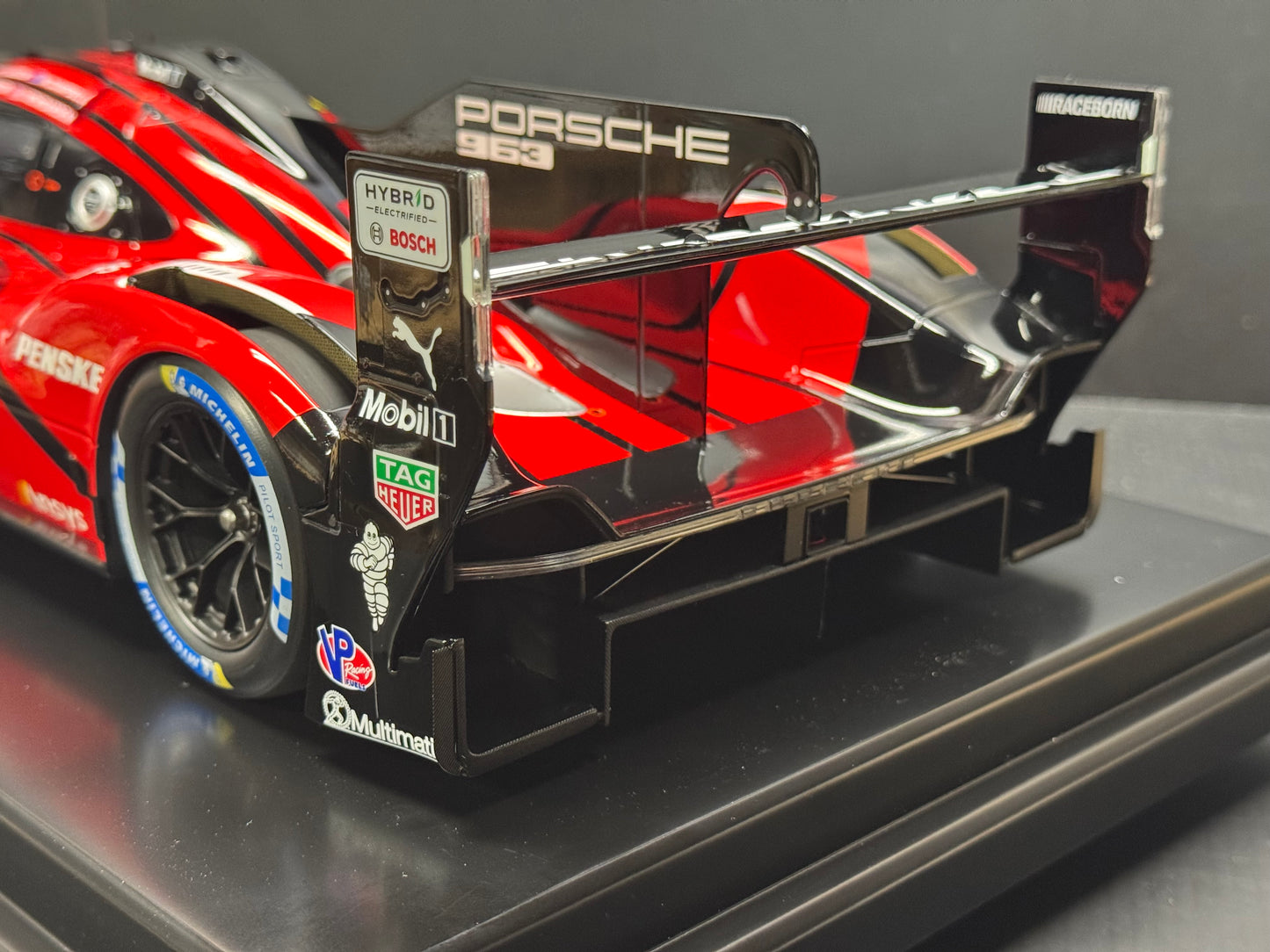Porsche 963 LMDH #7 Porsche Penske 24h Daytona 2024 1/12 Spark w/ Display Case
