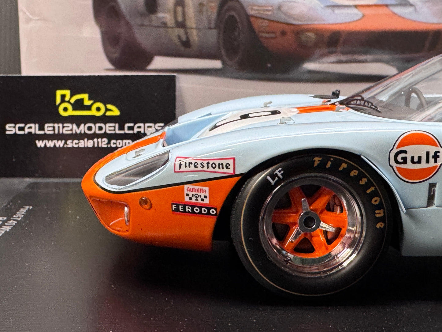 1/18 Spark Ford GT40 Gulf #9 LeMan Winner 1968 P. Rodriguez L. Bianchi 18LM68