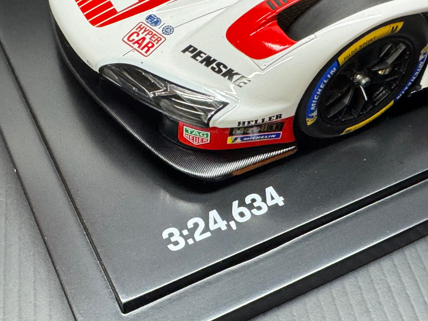 Porsche 963 LMDH #6 Porsche Penske 24hr Le Mans Pole Position Spark Dealer Edition
