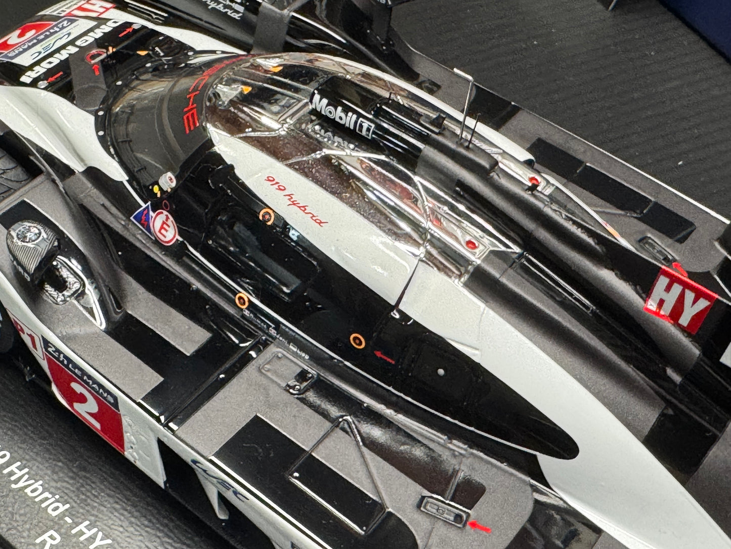Porsche 919 Hybrid #2 Winner Le Mans 2016 Dumas Jani w/ Display Case 1/18 Spark