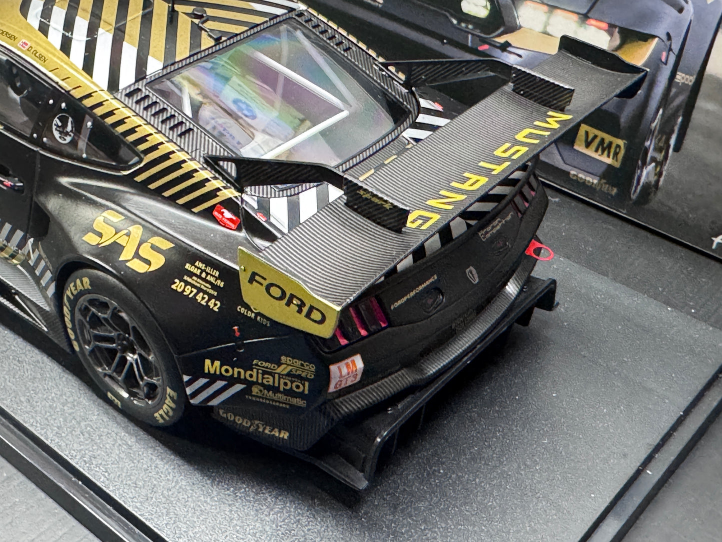 1/18 SCALE FORD MUSTANG GT3 PROTON RACING - 24H LE MANS 2024 - MODEL CAR BY IXO