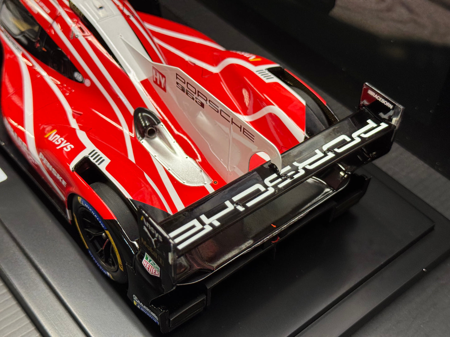 Porsche 963 LMDH #6 Porsche Penske 24hr Le Mans Pole Position Spark Dealer Edition