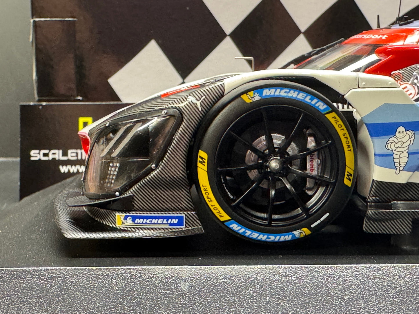 BMW M Hybrid V8 #20 Valentino Rossi Bahrain WEC Test 1 /18 Scale Minichamps