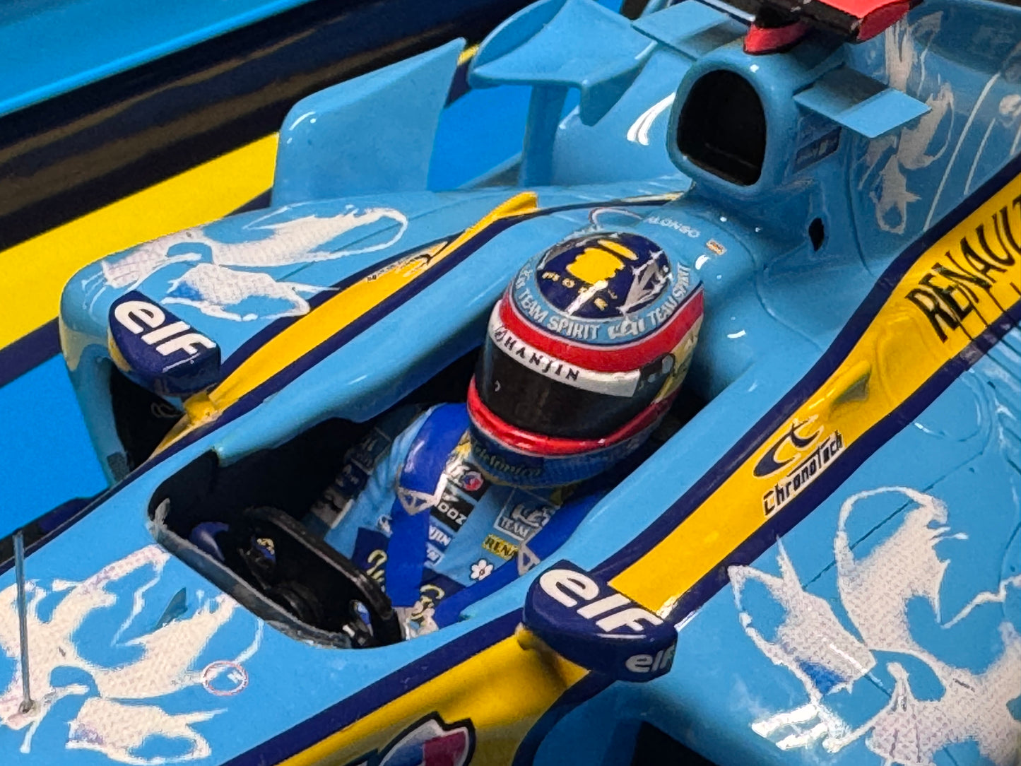 Minichamps Renault R25 Fernando Alonso British GP 1/18 Scale Ltd. Ed. Box Set