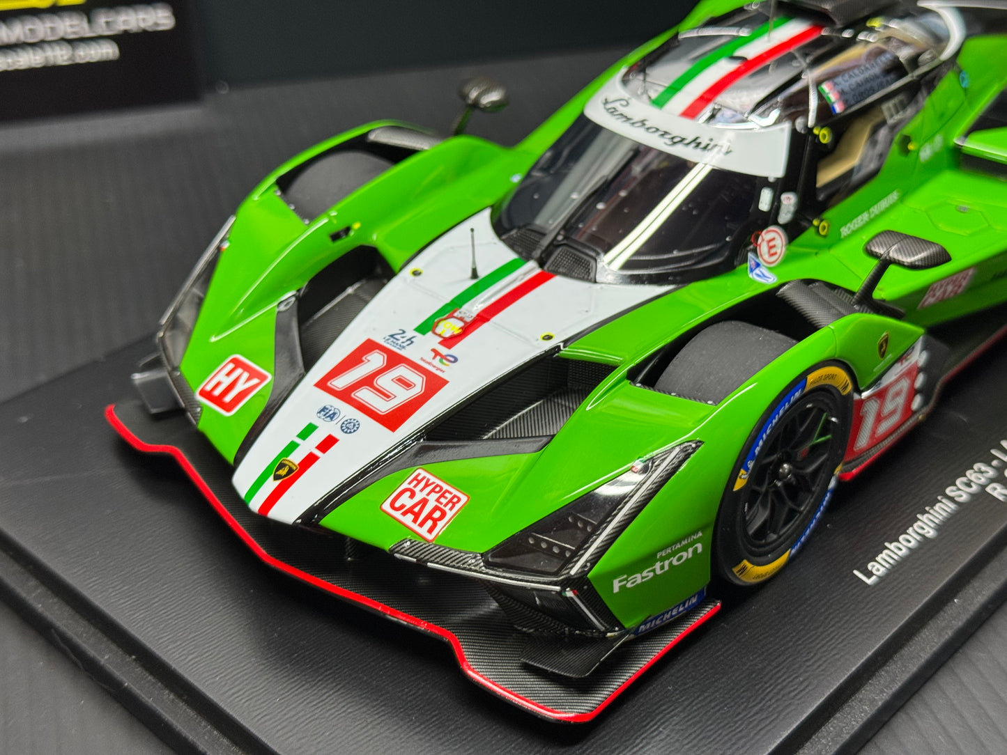 LAMBORGHINI SC63 3.8L V8 TURBO 24h LE MANS 2024 #19 1/18 Scale Model Spark 18S647