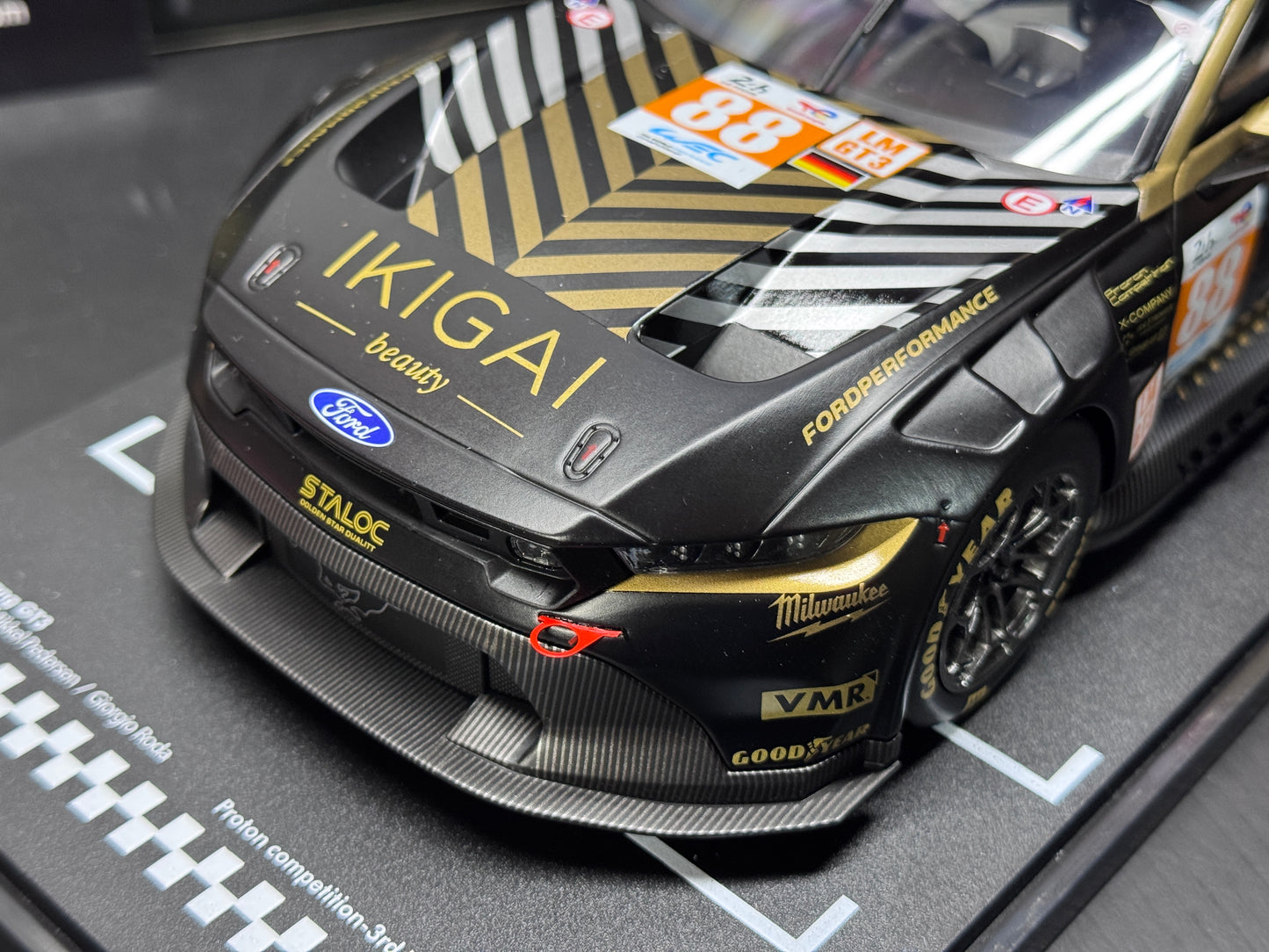 1/18 SCALE FORD MUSTANG GT3 PROTON RACING - 24H LE MANS 2024 - MODEL CAR BY IXO