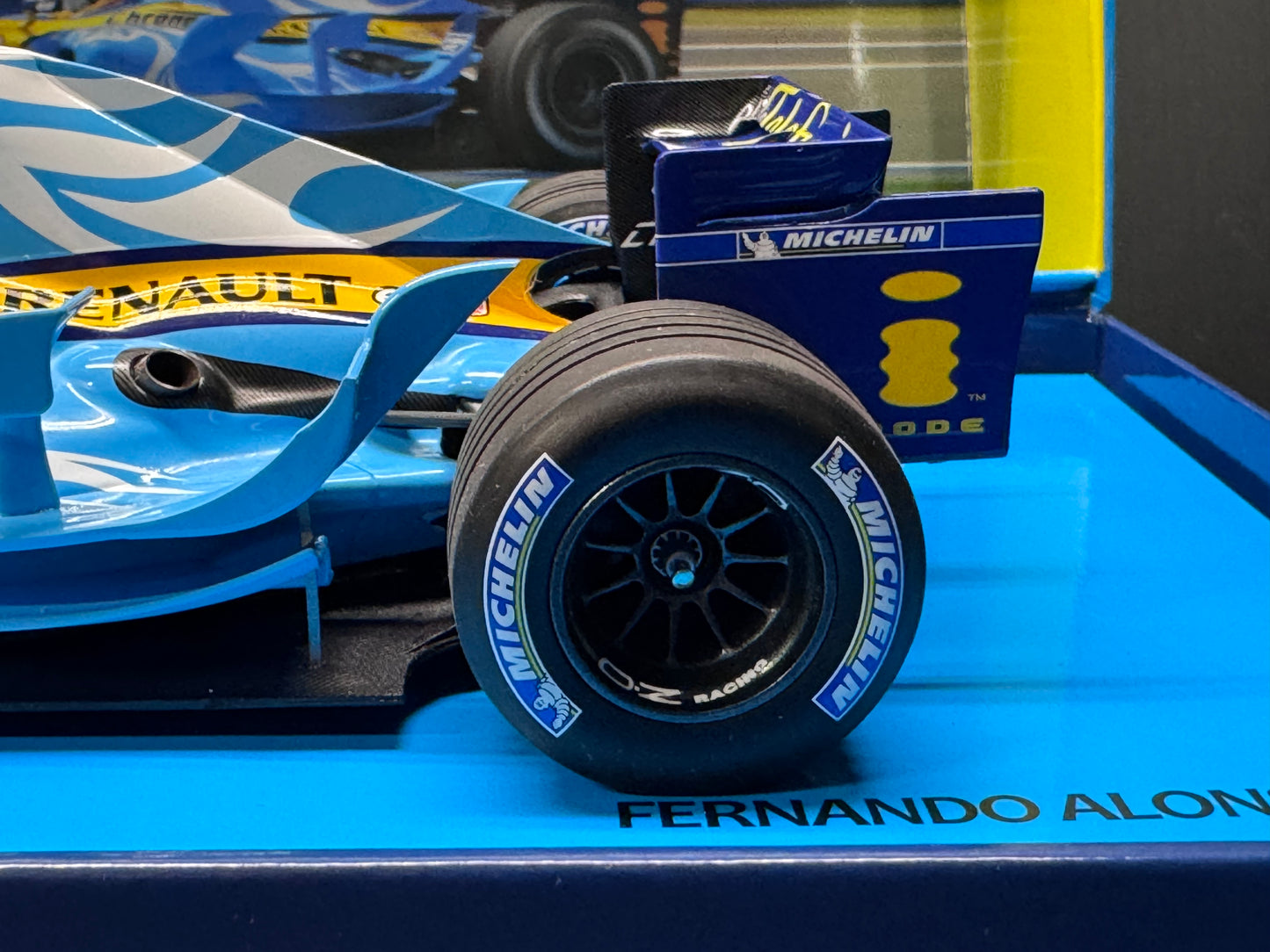 Minichamps Renault R26 Fernando Alonso British GP 1/18 Scale Ltd. Ed. Box Set