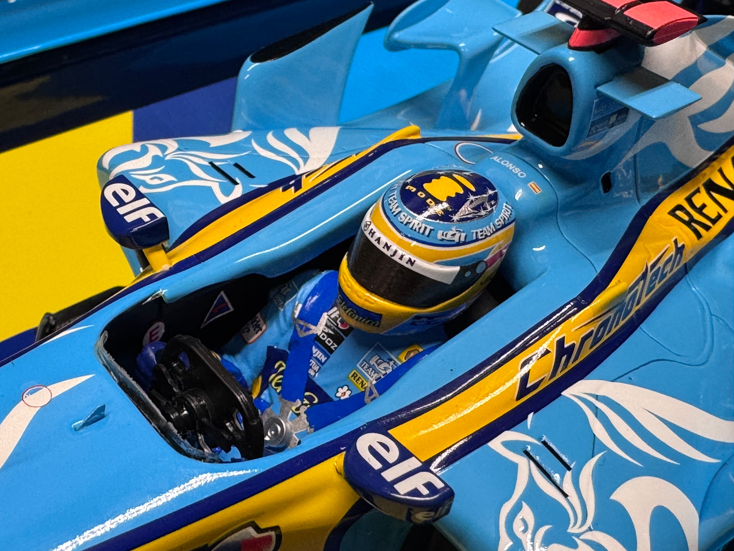 Minichamps Renault R26 Fernando Alonso British GP 1/18 Scale Ltd. Ed. Box Set