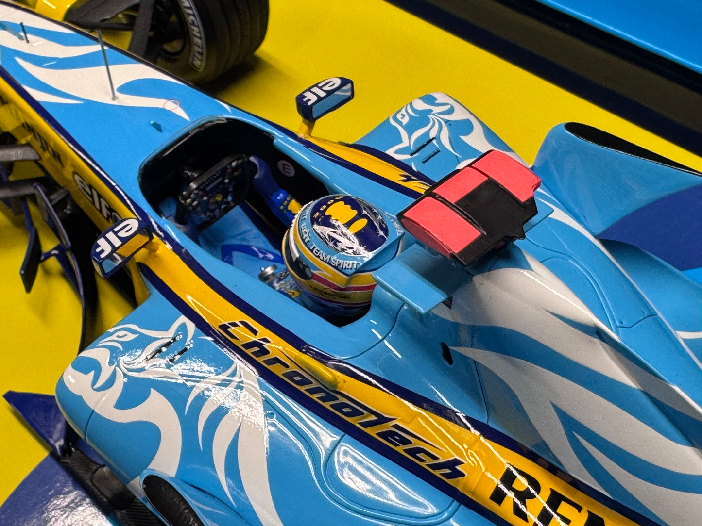 Minichamps Renault R26 Fernando Alonso British GP 1/18 Scale Ltd. Ed. Box Set