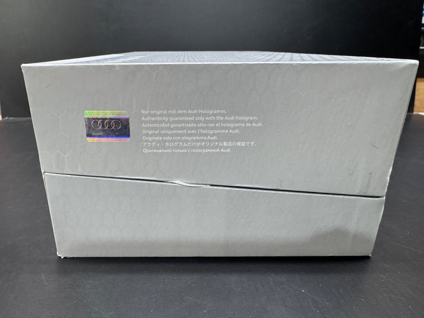 1/18 SPARK-MODEL - AUDI - TT RS VLN N 0 PRESENTATION 2011 DEALER BOX SET