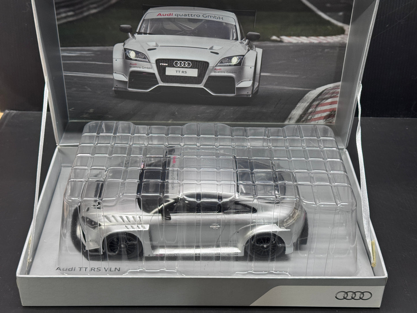 1/18 SPARK-MODEL - AUDI - TT RS VLN N 0 PRESENTATION 2011 DEALER BOX SET