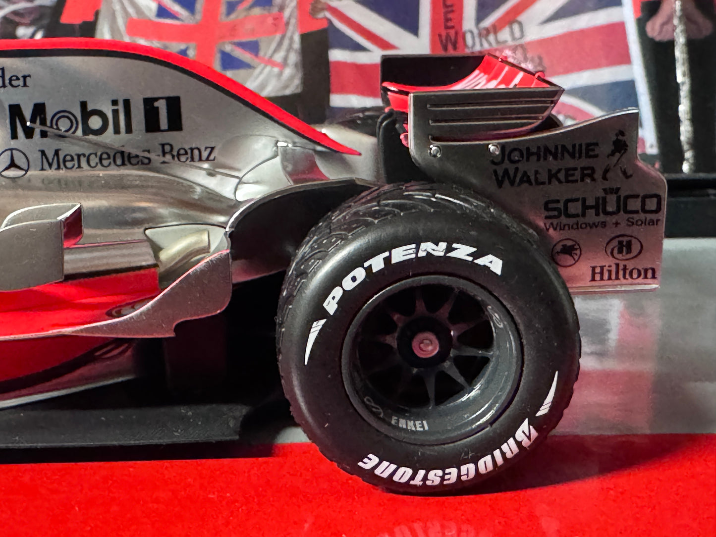 1/18 Minichamps 2008 F1 Lewis Hamilton McLaren MP4/23 #22 Brazil GP Box Set