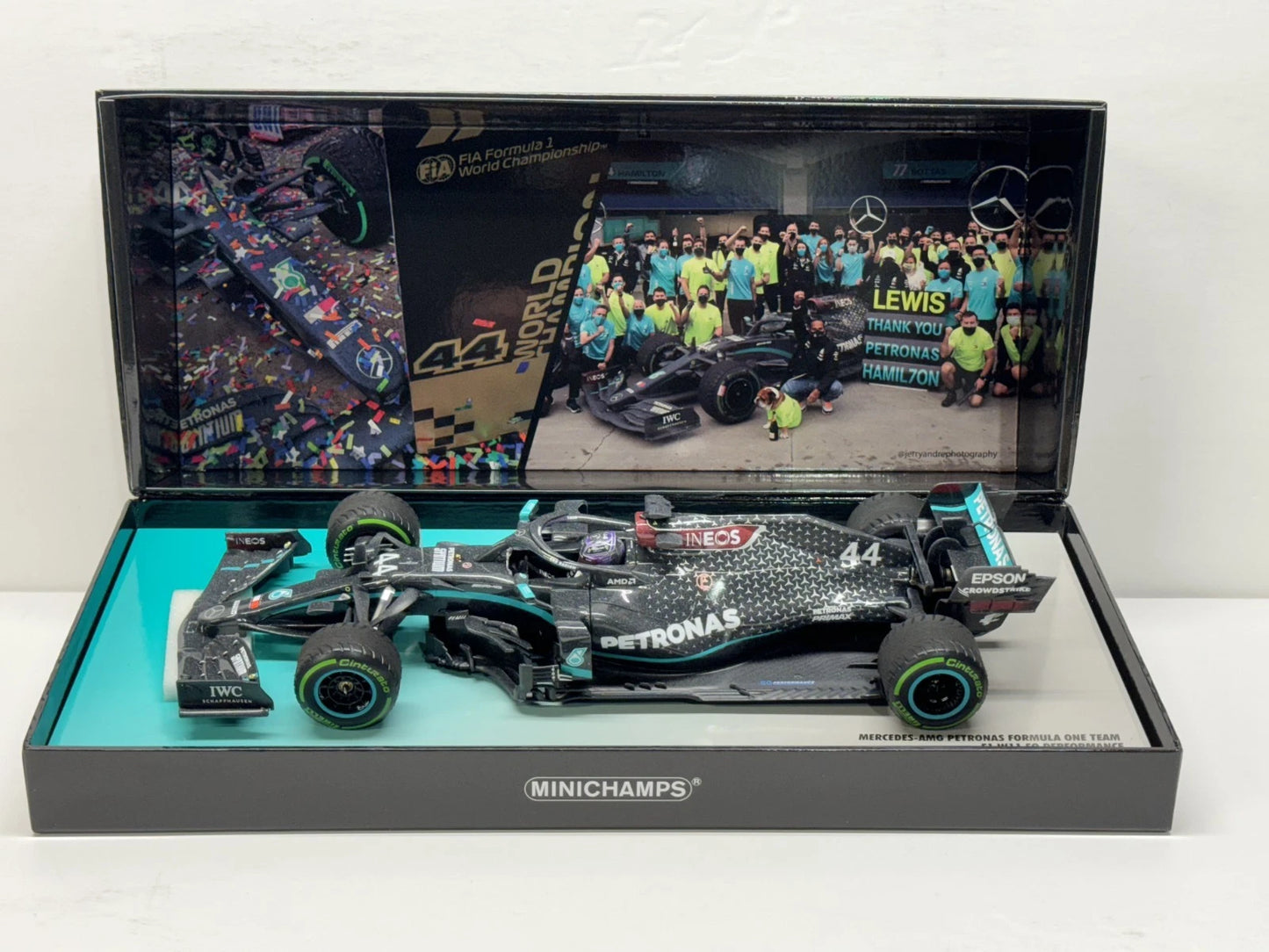 Minichamps 1/18 Mercedes F1 W11 Lewis Hamilton 2020 7x World Champion Box Set