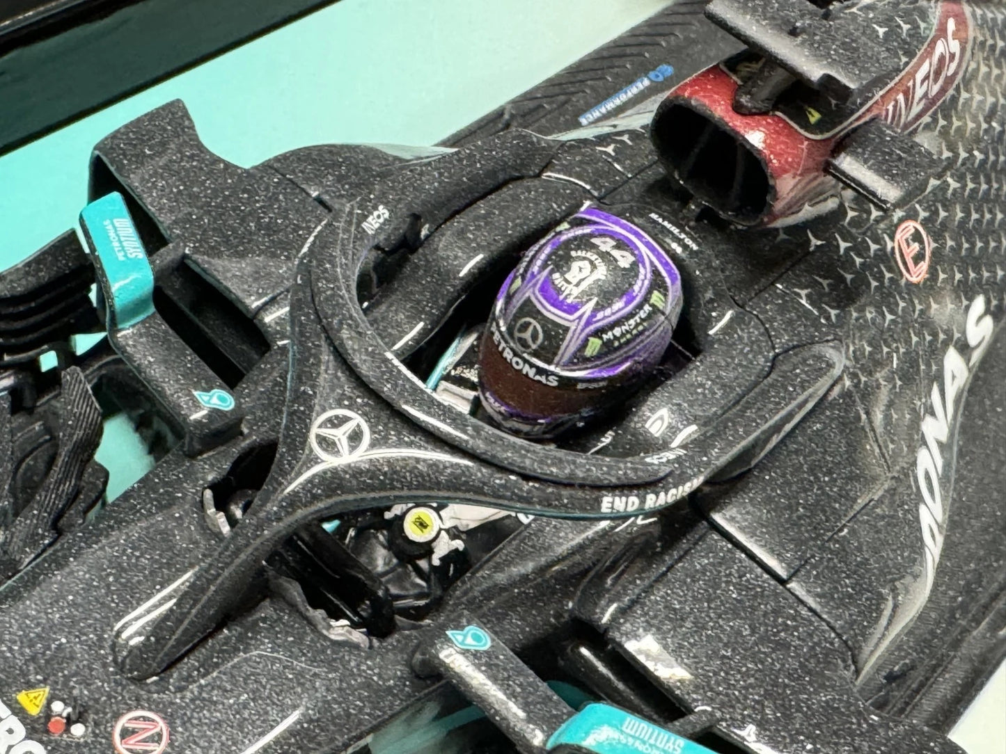 Minichamps 1/18 Mercedes F1 W11 Lewis Hamilton 2020 7x World Champion Box Set