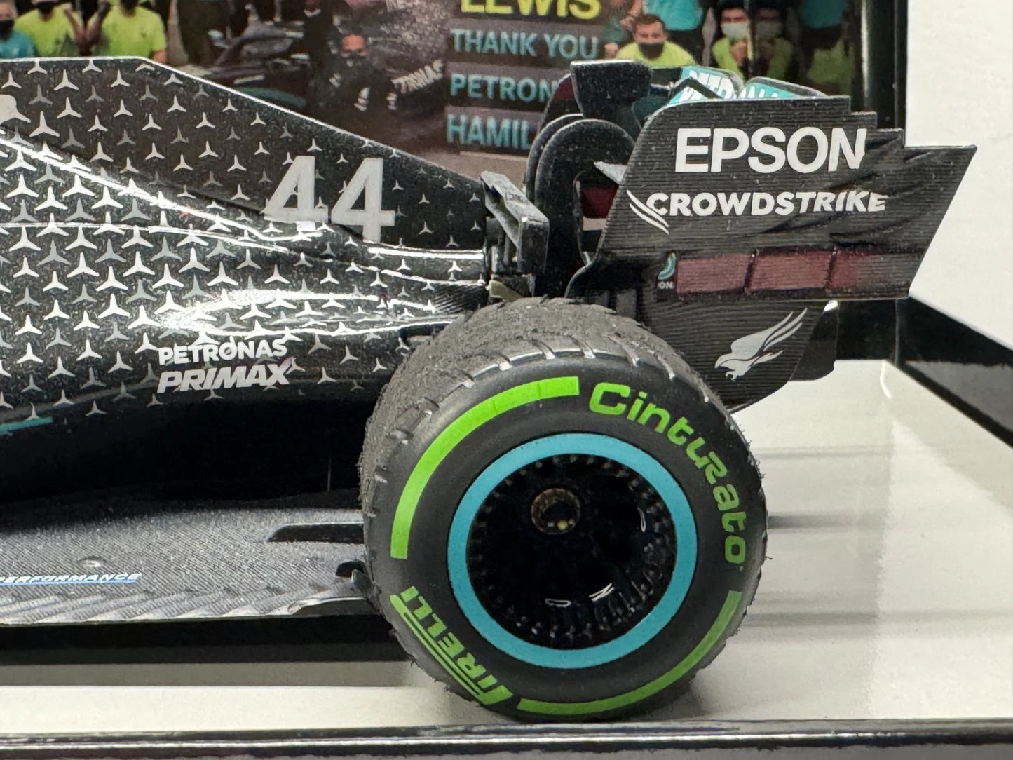 Minichamps 1/18 Mercedes F1 W11 Lewis Hamilton 2020 7x World Champion Box Set