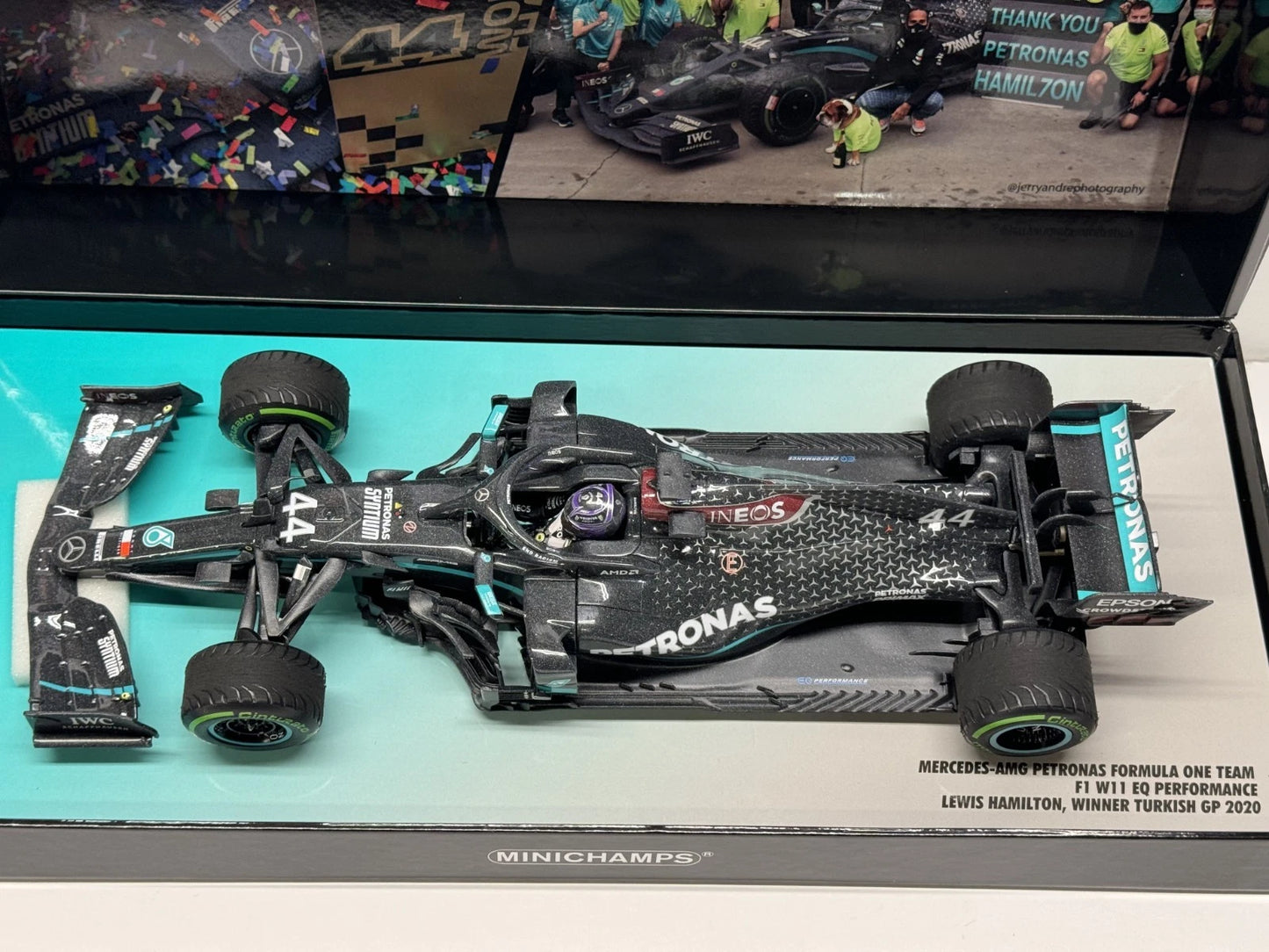 Minichamps 1/18 Mercedes F1 W11 Lewis Hamilton 2020 7x World Champion Box Set