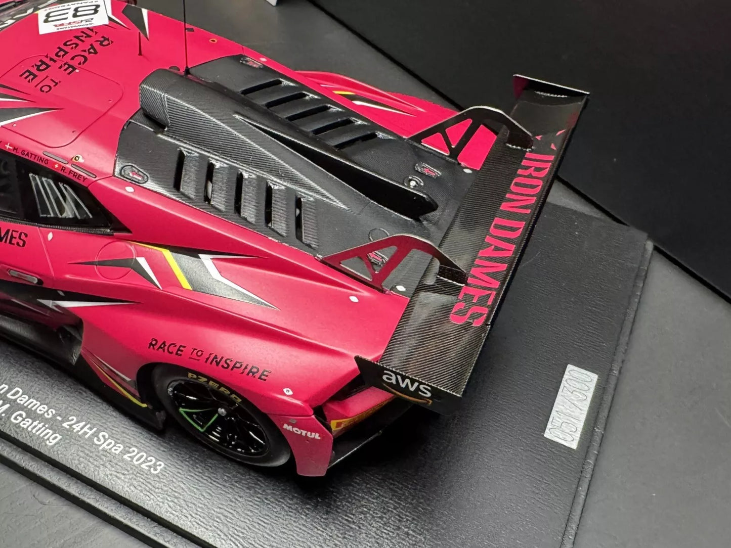 1/18 SCALE SPARK IRON DAMES LAMBORGHINI HURACAN GT3 EVO2 24HR LEMANS 2023