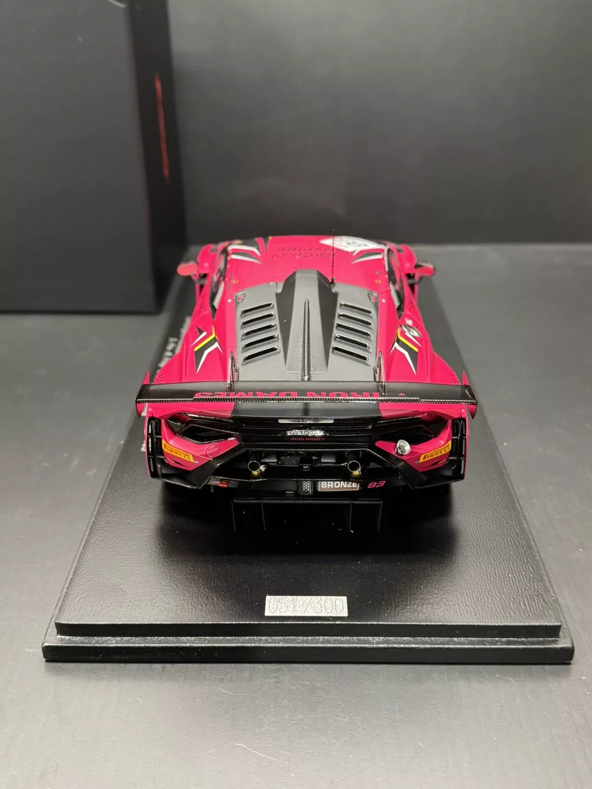 1/18 SCALE SPARK IRON DAMES LAMBORGHINI HURACAN GT3 EVO2 24HR LEMANS 2023