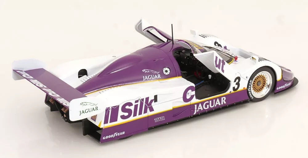 Jaguar XJR9 V12 Silk Cut Racing LeMans Winner 1990 Diecast 1:18 Scale CMR