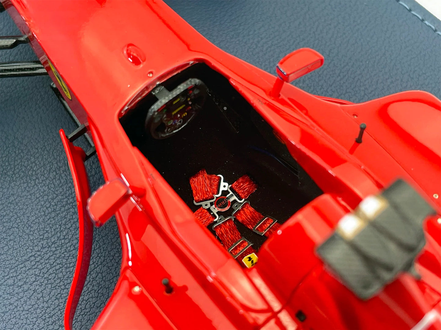 FERRARI F1-2000 - WINNER ITALIAN GP 2000 M. SCHUMACHER - GP REPLICAS 1/18 SCALE GP167AWD