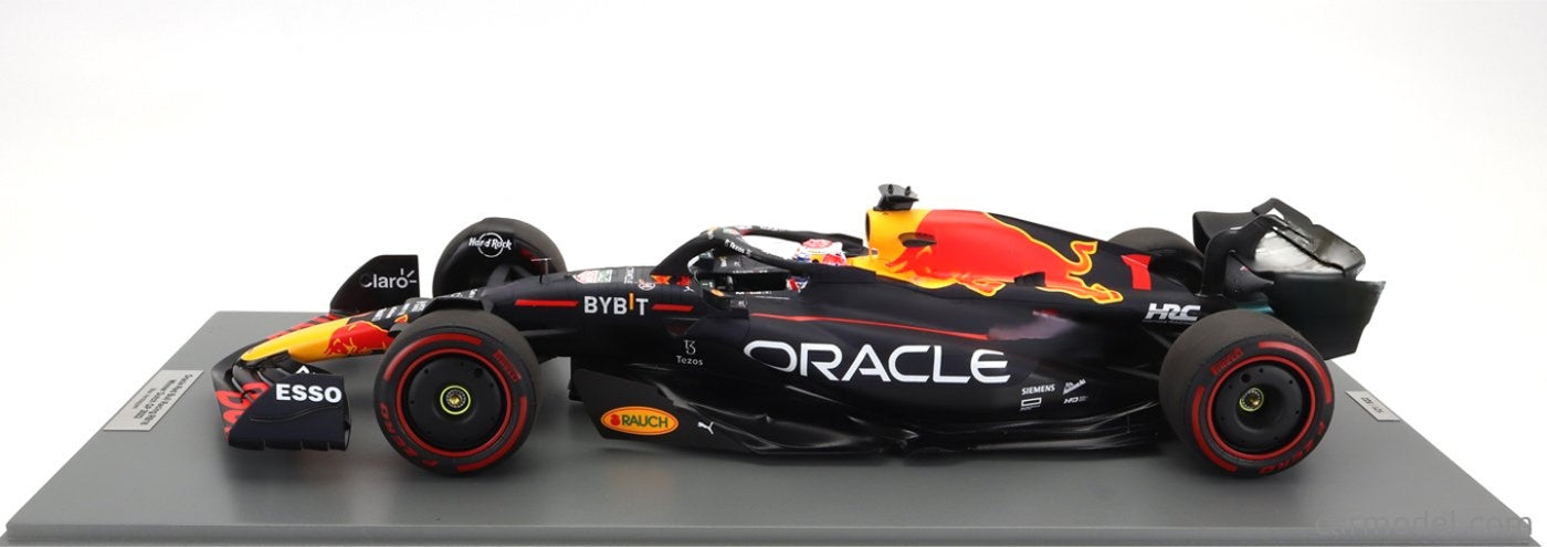 Spark 1:12 Scale Oracle Red Bull Racing RB18 #1 Verstappen Winner Dutch GP 2022
