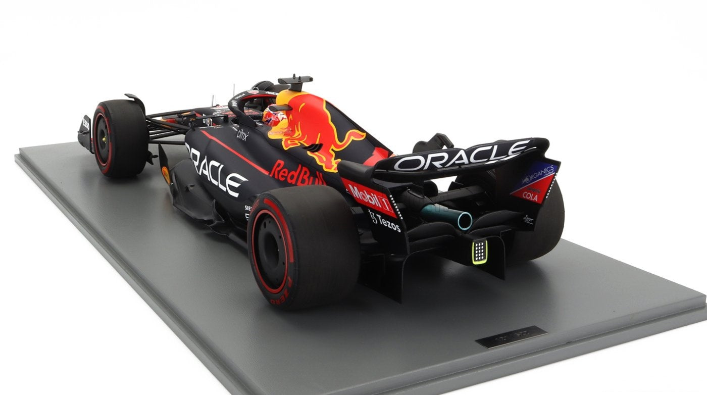 Spark 1:12 Scale Oracle Red Bull Racing RB18 #1 Verstappen Winner Dutch GP 2022