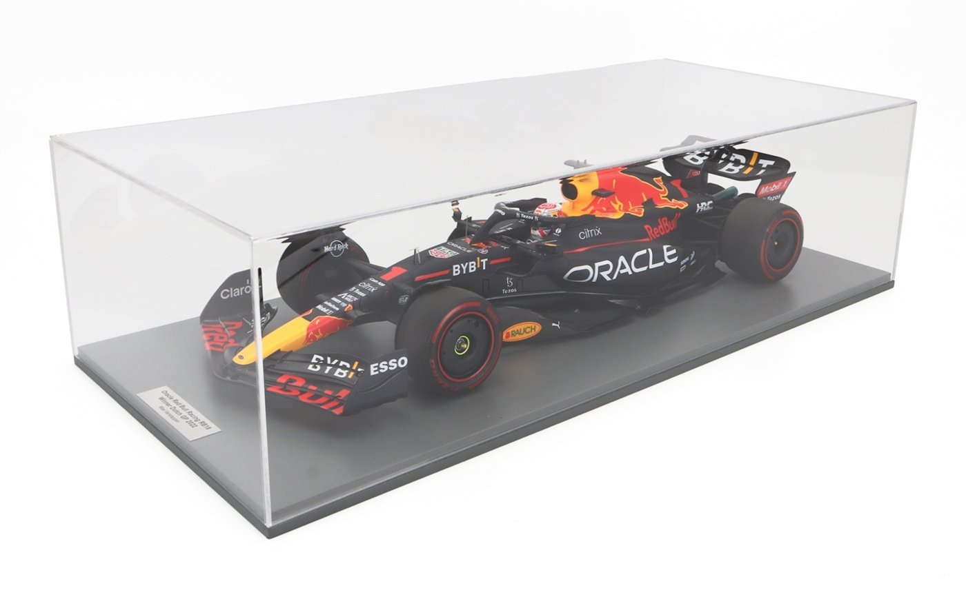 Spark 1:12 Scale Oracle Red Bull Racing RB18 #1 Verstappen Winner Dutch GP 2022