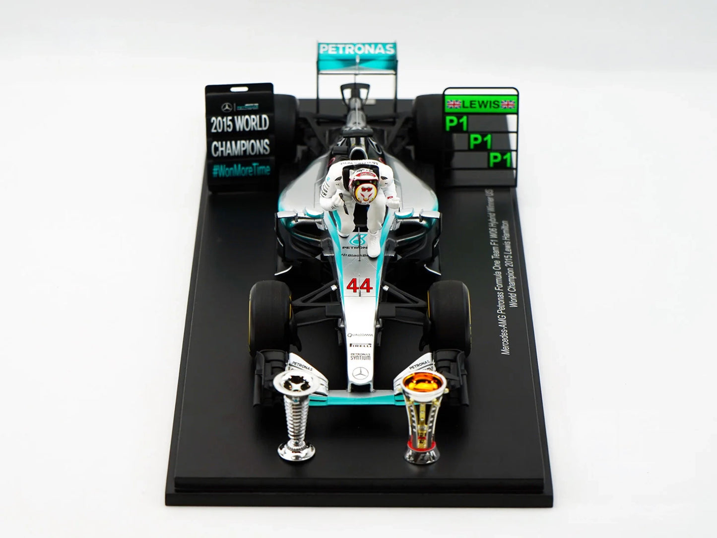 MERCEDES-AMG W06 - WORLD CHAMPION 2015 U.S. GP LEWIS HAMILTON 1/18 SCALE SPARK